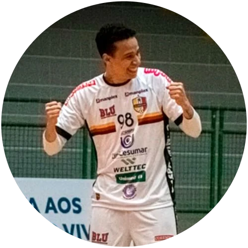 Lucas Miguel, pivô, Blumenau/SC